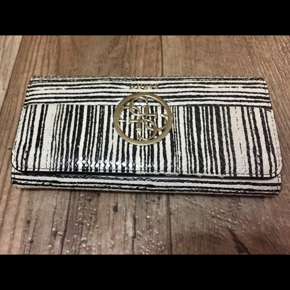 Guess Wallet
